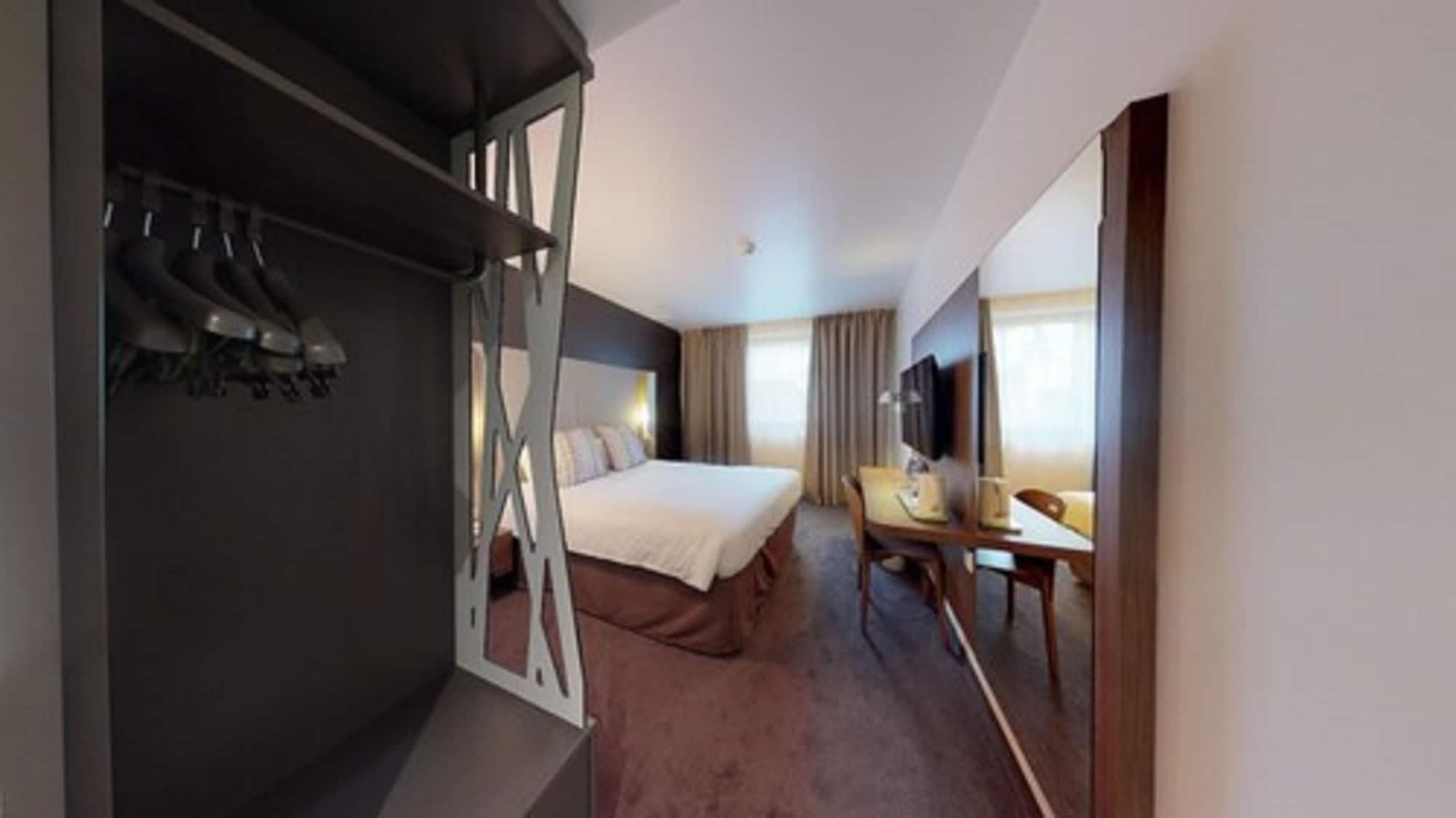 Campanile Fontainebleau Otel Dış mekan fotoğraf